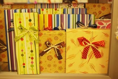 Đa dạng thị trường quà lưu niệm ngày 20/11